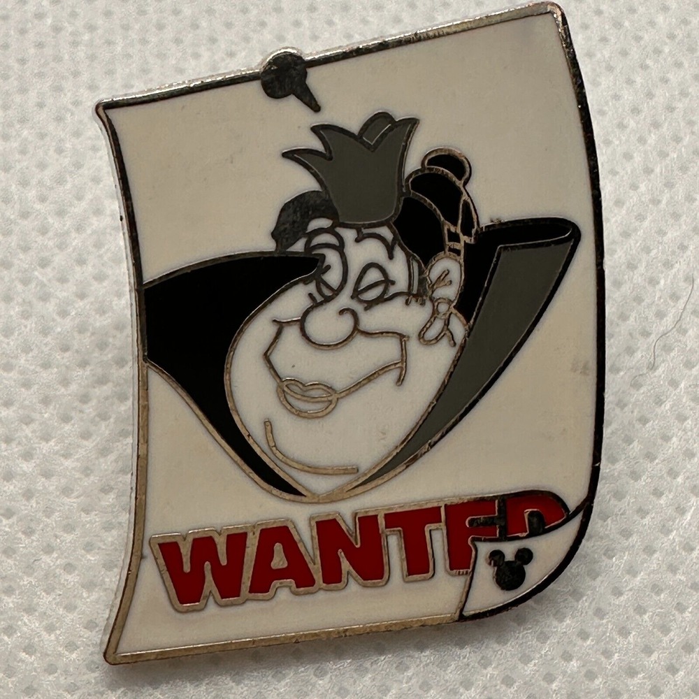 Disney WDW Cast Lanyard Series 2006 Evil Queen‎ Wanted Poster